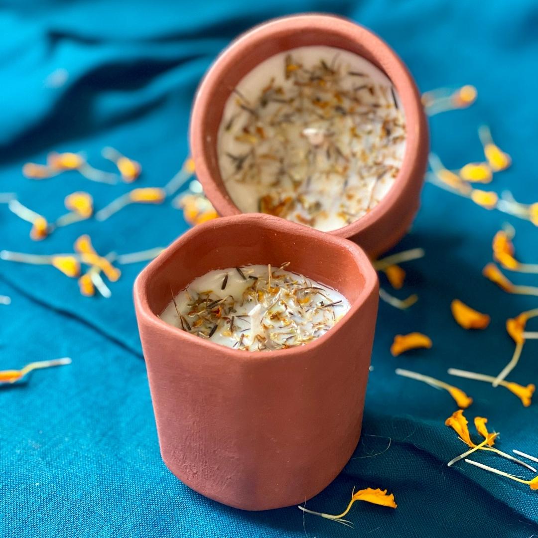 Pravaah Pachva (पछवा) | 100% soy wax candle | hand poured | Oud and Amber