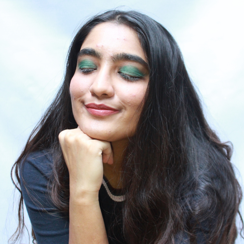 Disguise Cosmetics Satin Green Fern 216 - Eyeshadow, NO TALC | INTENSE COLOR | WITH SOOTHING PLANT OILS | ULTRA-SMOOTH