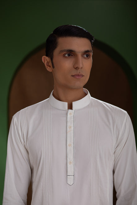 Earthpiece Pintuck Detail Men&