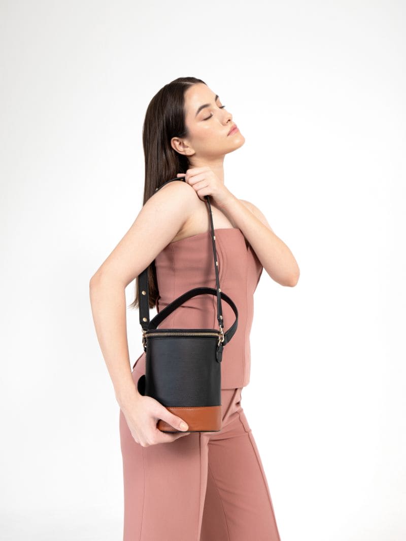 Hemera - black & gingerbread handbag