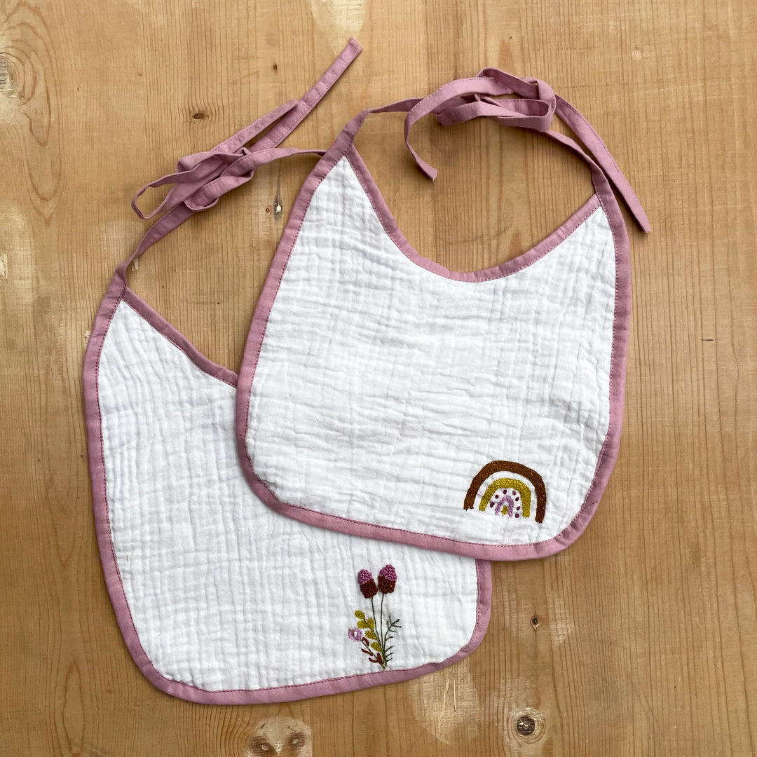 Bhaakur Wrinkled Muslin Bibs