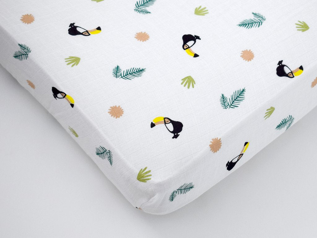 Masilo Organic Muslin Cot Bedding Set – Tropical Toucan
