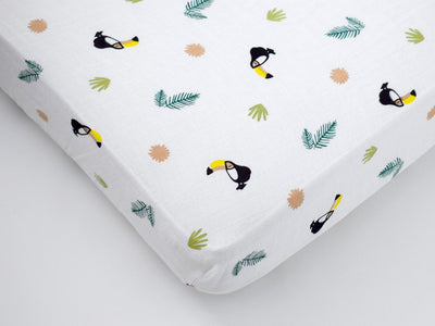 Masilo Organic Muslin Cot Bedding Set – Tropical Toucan