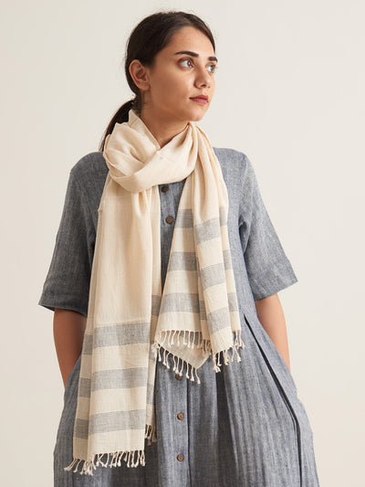 Minimal striped handloom scarf