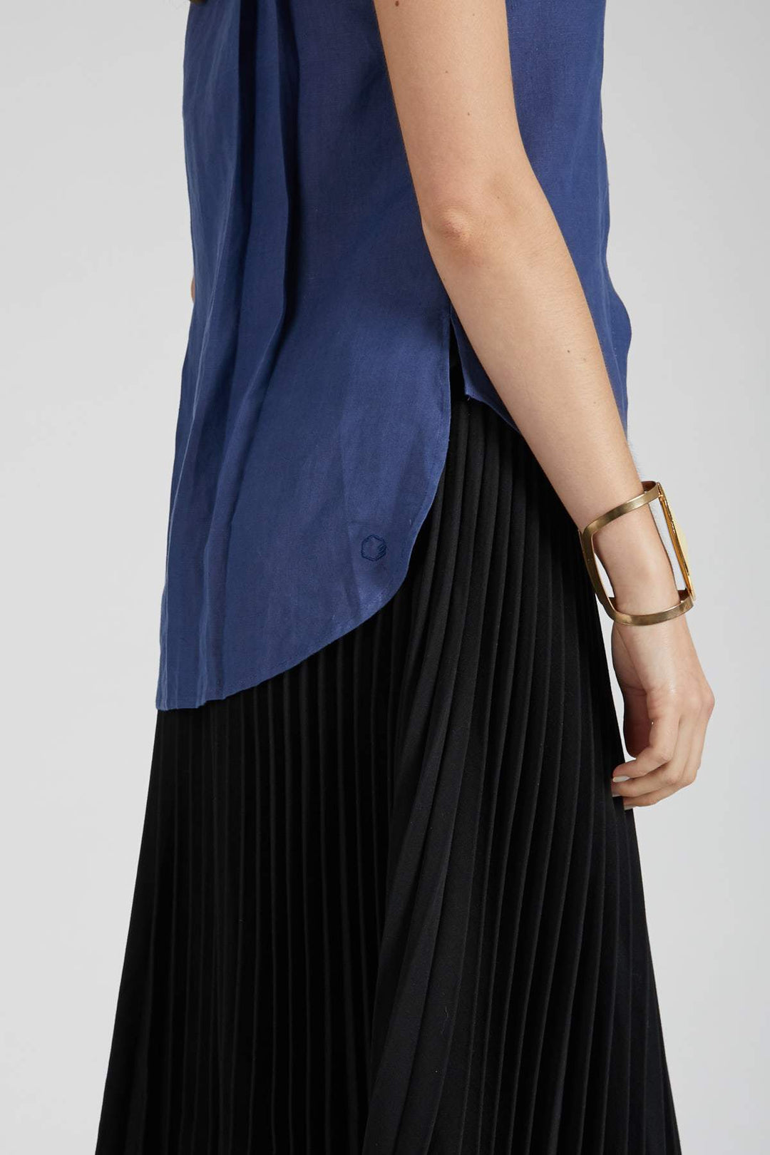 B Label Zephyr Sleeveless Shirt