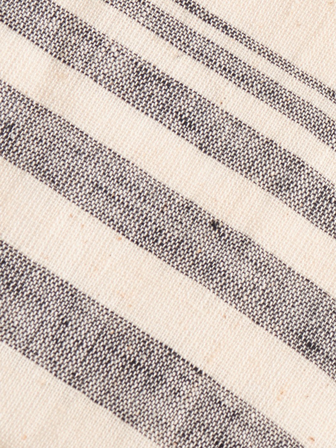 Black and off white minimal scarf - Suspire