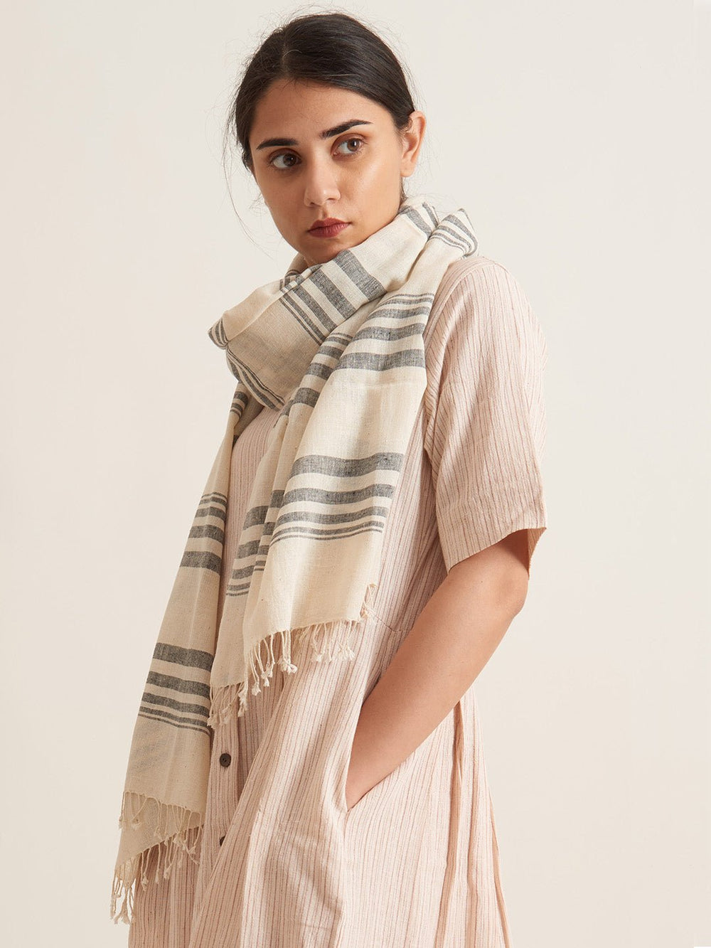 Patrah Black and off white minimal scarf