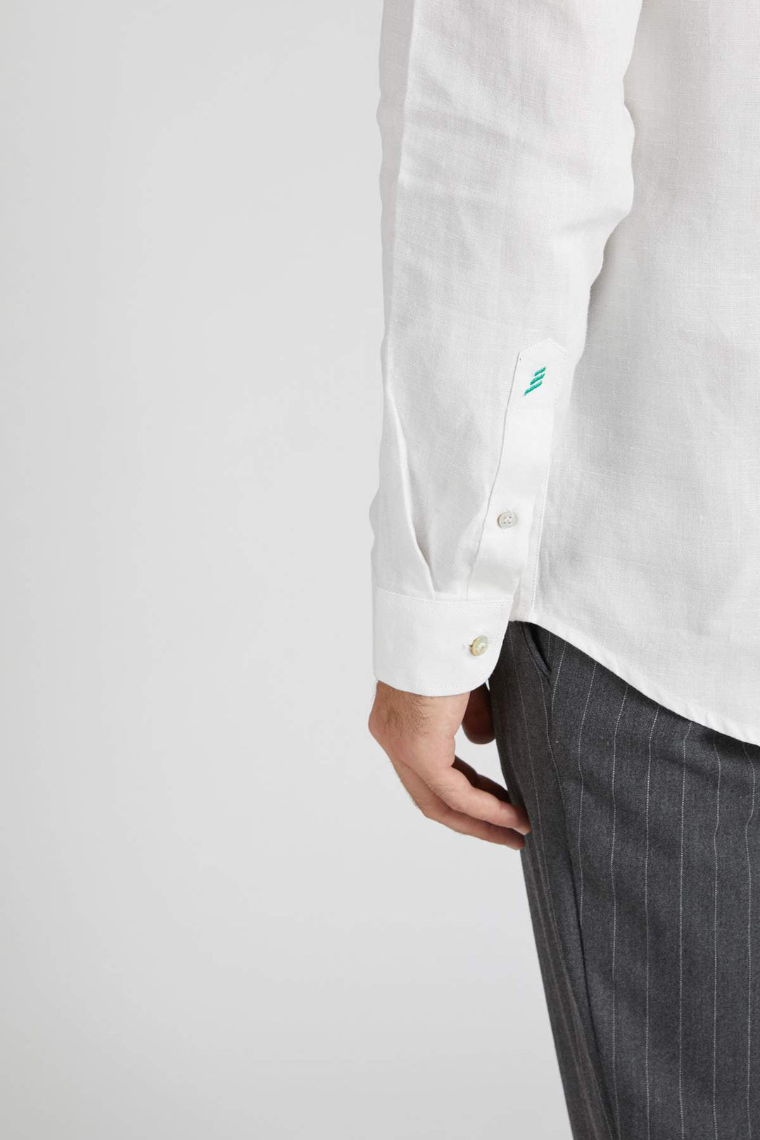 Breath Contrast Trim Shirt - Suspire