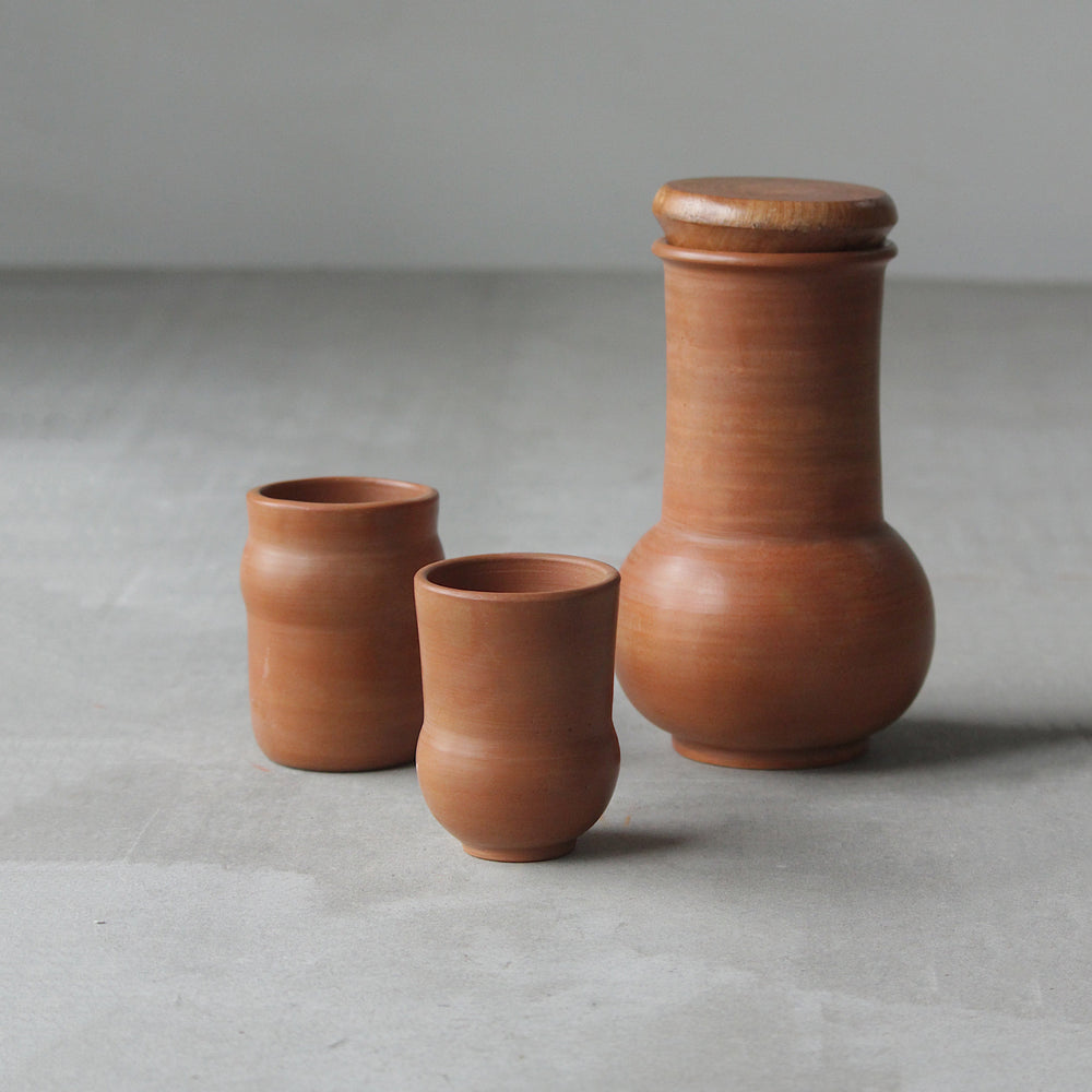 Carafe and 2 tumblers