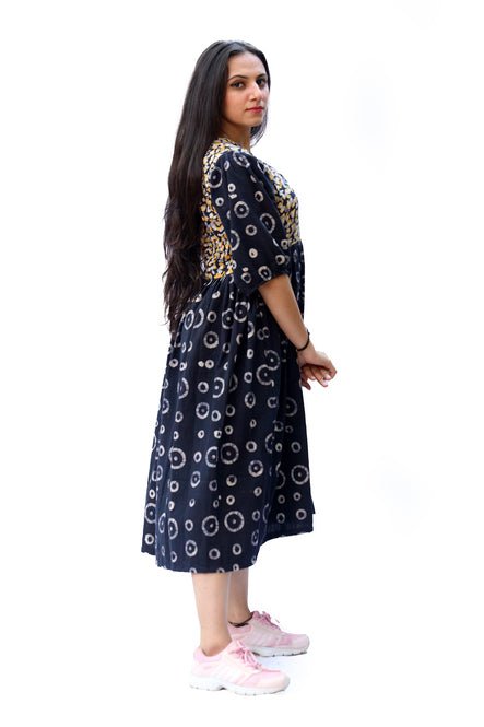 Daevi Black Round Batik Tunic - Suspire